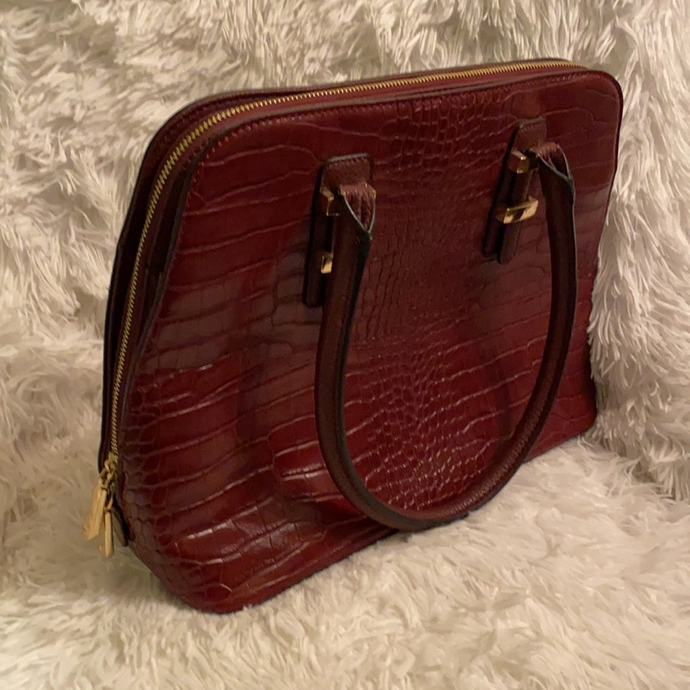 Burgundy purse with lots of space!🥰🥰🥰